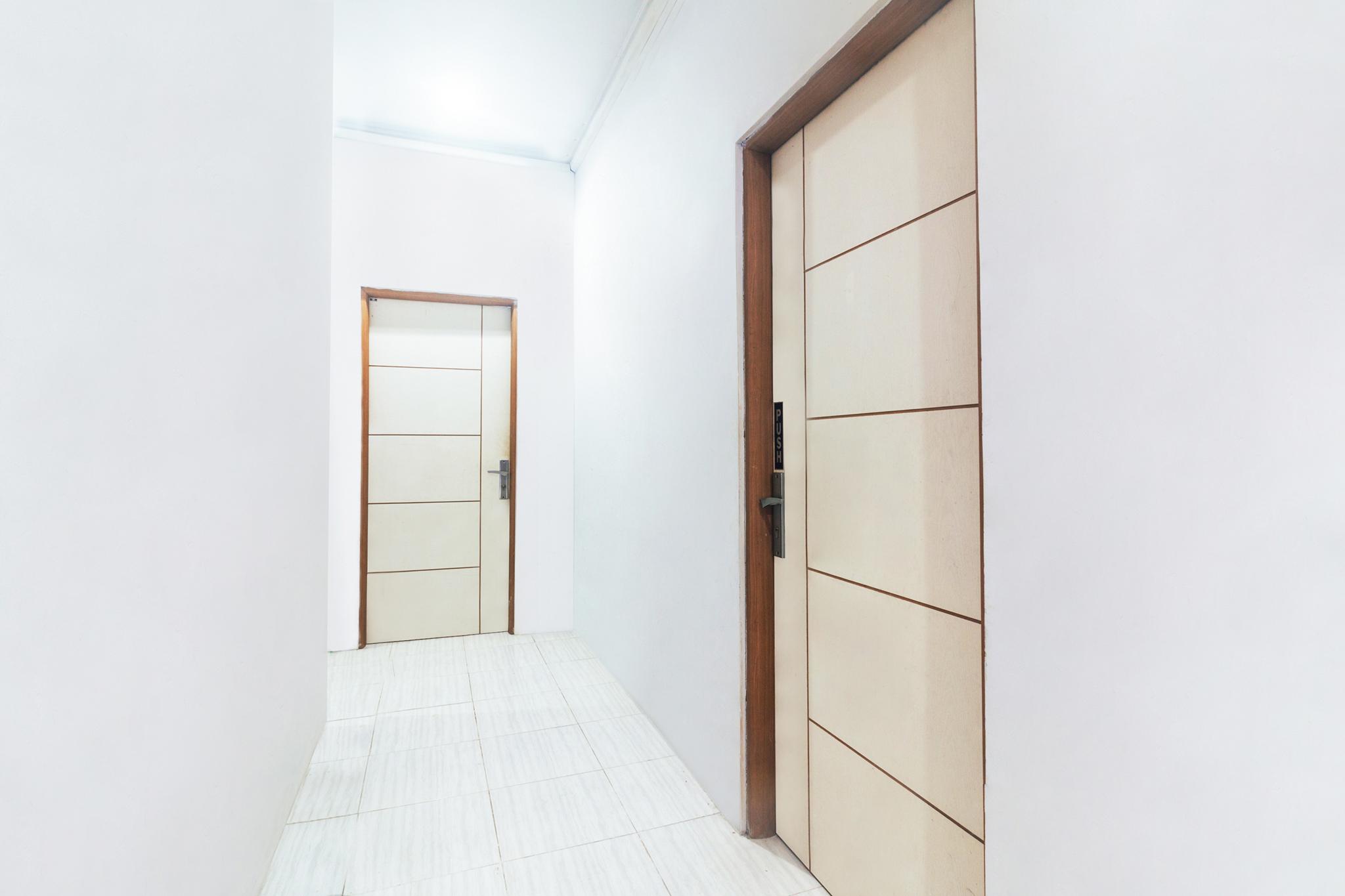 Hotel Vaccinated Staff-Oyo 2699 Haven Boarding House Ambon Exterior foto